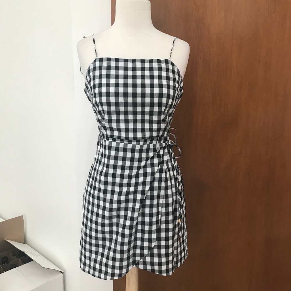 🚨24 HOUR SALE🚨*ONE LEFT*Life’s A Picnic Dress - Picture 7 of 8
